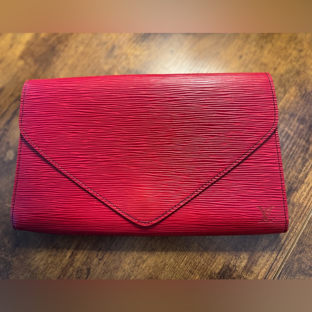 Authentic Louis Vuitton Red Epi Leather Clutch. France - June 1990  VI0960